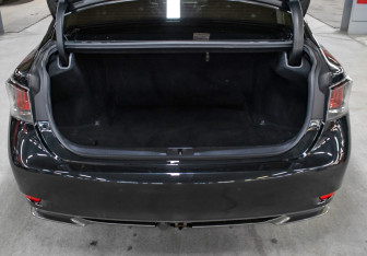 Подержанный автомобиль Lexus GS 2018 года (10 фото)