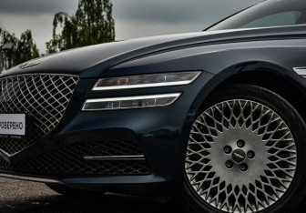 Подержанный автомобиль Genesis G80 2021 года (31 фото)