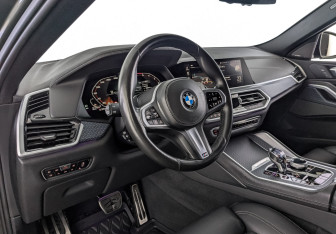 Подержанный автомобиль BMW X6 2020 года (15 фото)