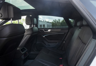 Подержанный автомобиль Audi A7 2020 года (17 фото)