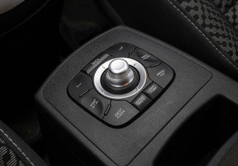 Подержанный автомобиль Renault Scenic 2011 года (18 фото)