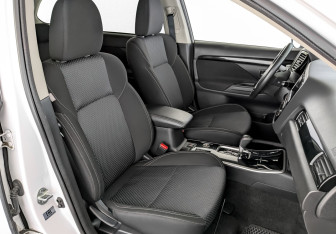 Подержанный автомобиль Mitsubishi Outlander 2019 года (23 фото)