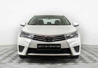 Подержанный автомобиль Toyota Corolla Sedan 2013 года (2 фото)