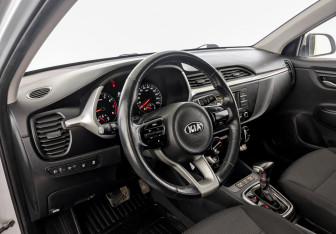 Подержанный автомобиль Kia Rio Hatchback 2021 года (16 фото)