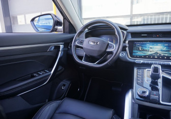 Подержанный автомобиль Geely Atlas Pro 2021 года (13 фото)