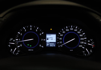 Подержанный автомобиль Infiniti QX80 2014 года (24 фото)