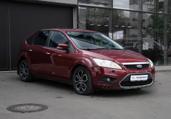 Подержанный автомобиль Ford Focus Hatchback 2008 года (3 фото)