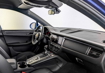 Подержанный автомобиль Porsche Macan 2021 года (11 фото)