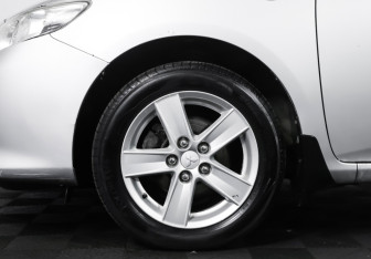 Подержанный автомобиль Toyota Corolla Sedan 2008 года (19 фото)
