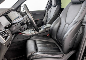 Подержанный автомобиль BMW X5 2021 года (21 фото)