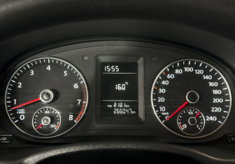 Подержанный автомобиль Volkswagen Caddy Compactvan 2012 года (11 фото)