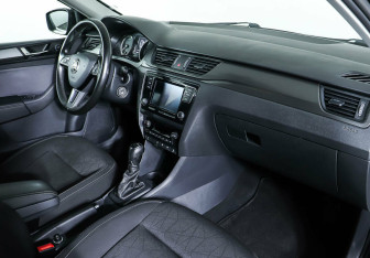 Подержанный автомобиль Skoda Rapid Liftback 2019 года (10 фото)