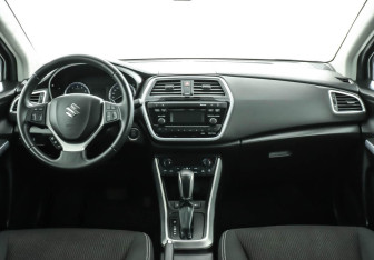 Подержанный автомобиль Suzuki SX4 Hatchback 2020 года (7 фото)