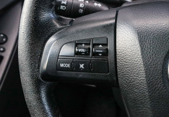 Подержанный автомобиль Mazda 3 Sedan 2013 года (17 фото)