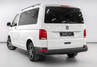 Подержанный автомобиль Volkswagen Caravelle 2021 года (7 фото)
