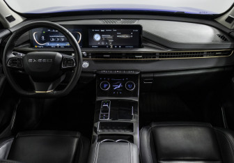 Подержанный автомобиль Exeed LX 2023 года (12 фото)