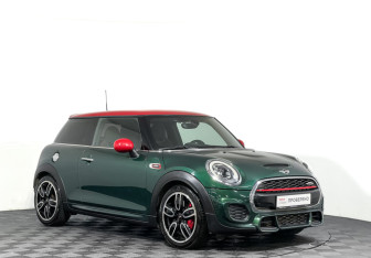 Подержанный автомобиль MINI Hatch 2016 года (3 фото)