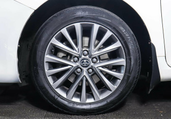 Подержанный автомобиль Toyota Camry Sedan 2016 года (9 фото)