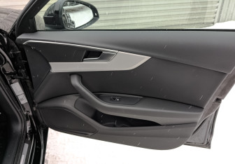 Подержанный автомобиль Audi A4 Sedan 2019 года (24 фото)
