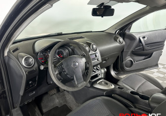 Подержанный автомобиль Nissan Qashqai 2011 года (15 фото)
