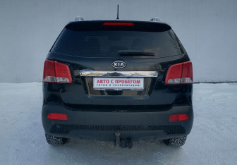 Подержанный автомобиль Kia Sorento 2012 года (6 фото)