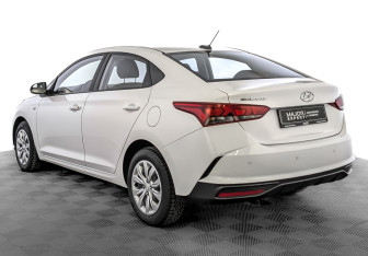 Подержанный автомобиль Hyundai Solaris Sedan 2021 года (7 фото)