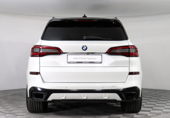 Подержанный автомобиль BMW X5 2019 года (4 фото)
