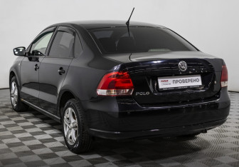Подержанный автомобиль Volkswagen Polo Sedan 2014 года (7 фото)