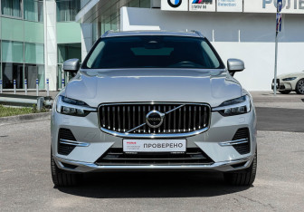 Подержанный автомобиль Volvo XC60 2021 года (2 фото)