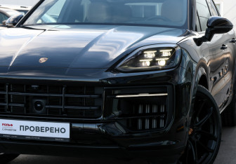 Подержанный автомобиль Porsche Cayenne 2025 года (35 фото)