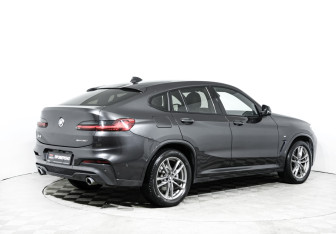 Подержанный автомобиль BMW X4 2021 года (5 фото)