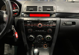 Подержанный автомобиль Mazda 3 Sedan 2008 года (11 фото)