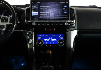 Подержанный автомобиль Toyota Land Cruiser Suv 2012 года (13 фото)