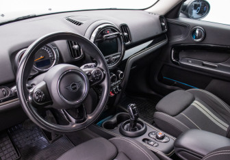 Подержанный автомобиль MINI Countryman 2020 года (9 фото)