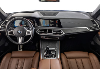 Подержанный автомобиль BMW X5 2021 года (14 фото)