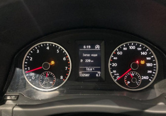 Подержанный автомобиль Volkswagen Tiguan 2012 года (14 фото)