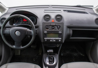 Подержанный автомобиль Volkswagen Caddy Compactvan 2008 года (13 фото)