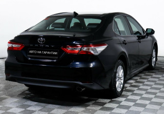 Подержанный автомобиль Toyota Camry Sedan 2019 года (3 фото)