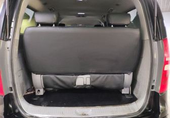 Подержанный автомобиль Hyundai Grand Starex 2010 года (13 фото)