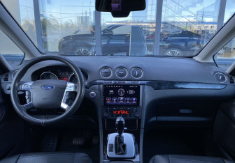 Подержанный автомобиль Ford Galaxy 2012 года (11 фото)