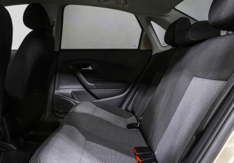 Подержанный автомобиль Volkswagen Polo Sedan 2018 года (10 фото)