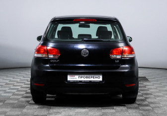 Подержанный автомобиль Volkswagen Golf Hatchback 2012 года (6 фото)