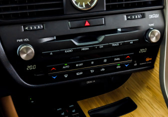 Подержанный автомобиль Lexus RX 2020 года (27 фото)