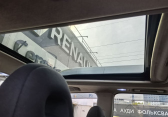 Подержанный автомобиль Nissan X-Trail 2012 года (14 фото)