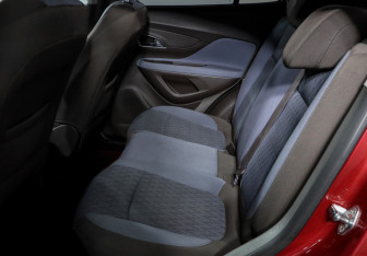 Подержанный автомобиль Opel Mokka 2013 года (10 фото)