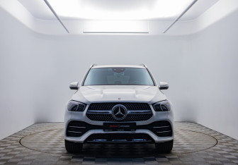 Подержанный автомобиль Mercedes-Benz GLE 2019 года (2 фото)