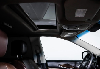 Подержанный автомобиль Infiniti JX 2013 года (18 фото)