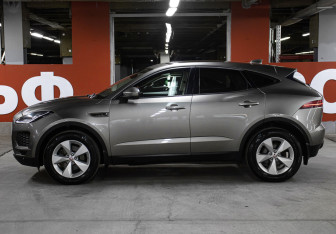 Подержанный автомобиль Jaguar E-Pace 2018 года (8 фото)