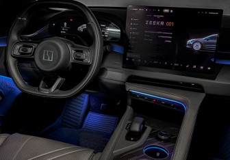 Подержанный автомобиль Zeekr 001 2024 года (20 фото)