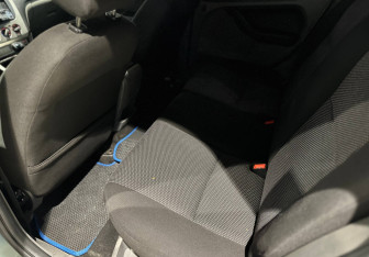 Подержанный автомобиль Ford Focus Hatchback 2010 года (10 фото)
